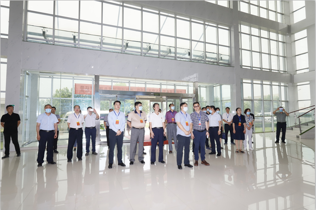 快訊|鄭州市人大代表蒞臨河南花花牛乳業(yè)集團參觀調研 快訊|鄭州市人大代表蒞臨河南花花牛乳業(yè)集團參觀調研