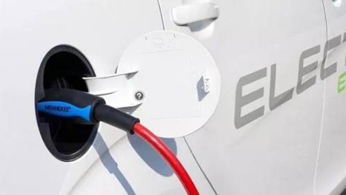 外媒：中國(guó)電動(dòng)車(chē)銷(xiāo)量將持續(xù)占全球總量的一半