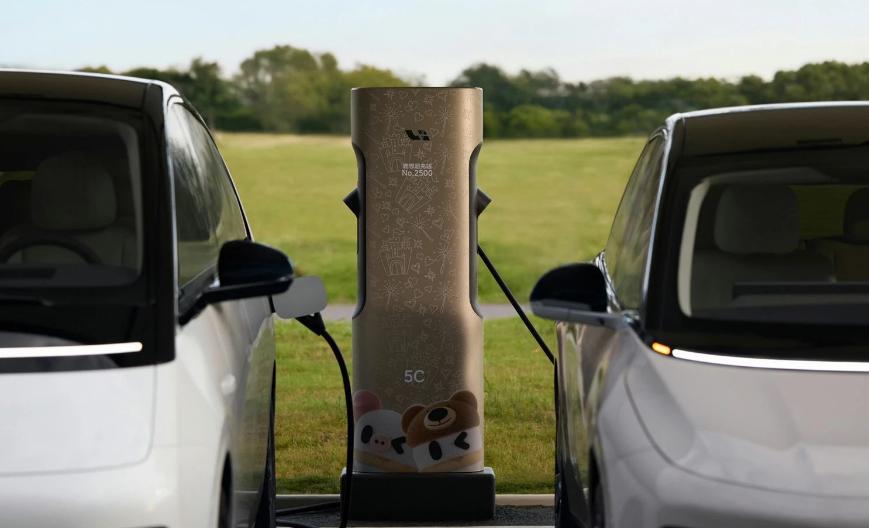 李想為純電用戶兌現(xiàn)承諾，5C超充站數(shù)量已超特斯拉