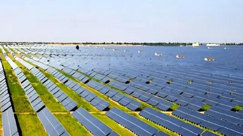 青海柴達(dá)木沙漠格爾木東基地1000萬(wàn)千瓦光伏項(xiàng)目獲得備案