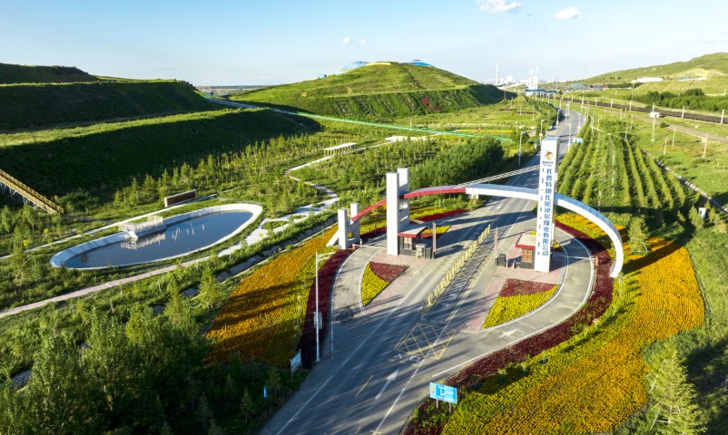 扎哈淖爾露天煤礦無人駕駛礦卡產(chǎn)能突破1000萬立方米