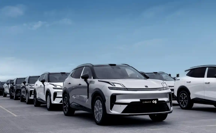 領(lǐng)克08 EM-P實現(xiàn)首批萬臺交付目標(biāo)