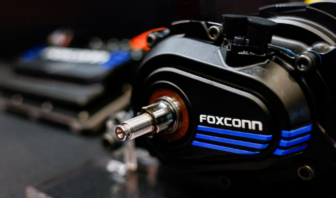 富士康計(jì)劃年投30億美元發(fā)展人工智能，預(yù)計(jì)電動(dòng)汽車市場(chǎng)將整合