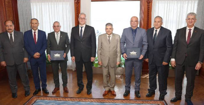 埃及推進(jìn)蘇伊士運(yùn)河液化天然氣加注站建設(shè)