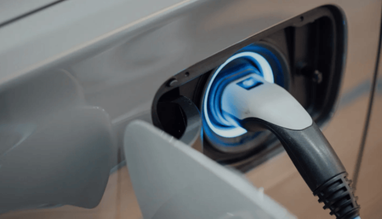 印度塔塔電力與Salesforce合作推出AI數字生態系統,覆蓋屋頂太陽能、電動汽車充電和智能能源解決方案